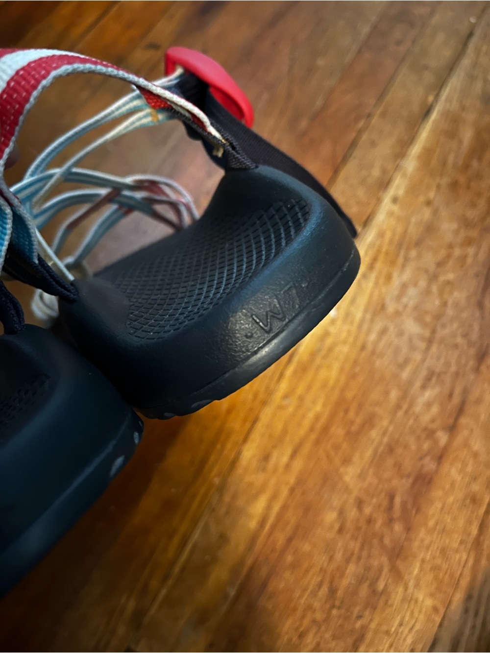 Women’s primary color chacos - Picture 11 of 12